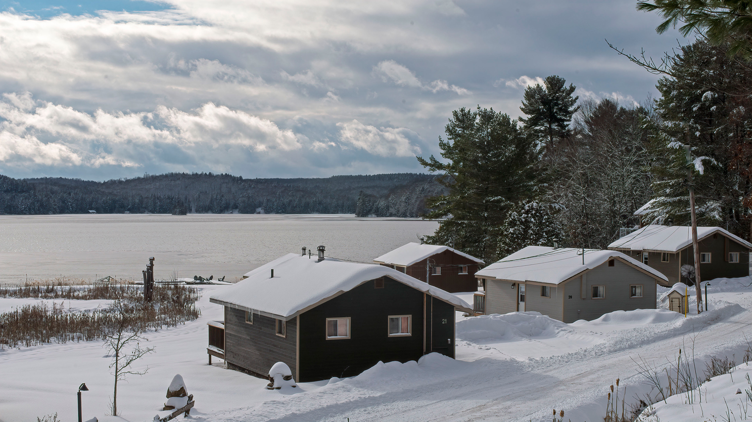 Blue Water Acres - Lakeside Cottage Rentals on Lake of Bays, Muskoka