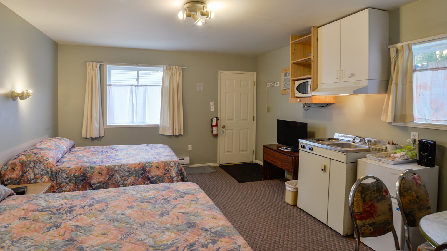 oakwood-motel-2019-4 - Muskoka Tourism